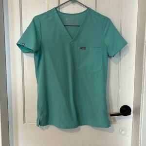 FIGS AQUA SCRUB TOP